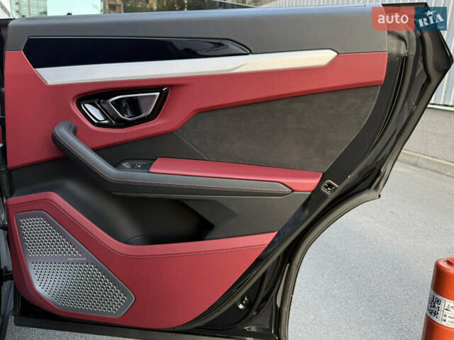 Ламборджини Урус 2020 в Киеве на Automoto.ua Черный Ламборджини Урус, объемом двигателя 4 л и пробегом 35 тыс. км за 350000 $, фото 65 на Automoto.ua