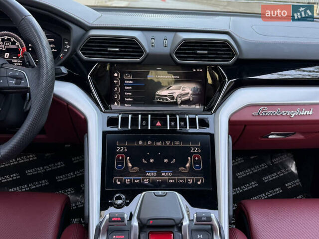 Ламборджини Урус 2020 в Киеве на Automoto.ua Черный Ламборджини Урус, объемом двигателя 4 л и пробегом 35 тыс. км за 350000 $, фото 73 на Automoto.ua