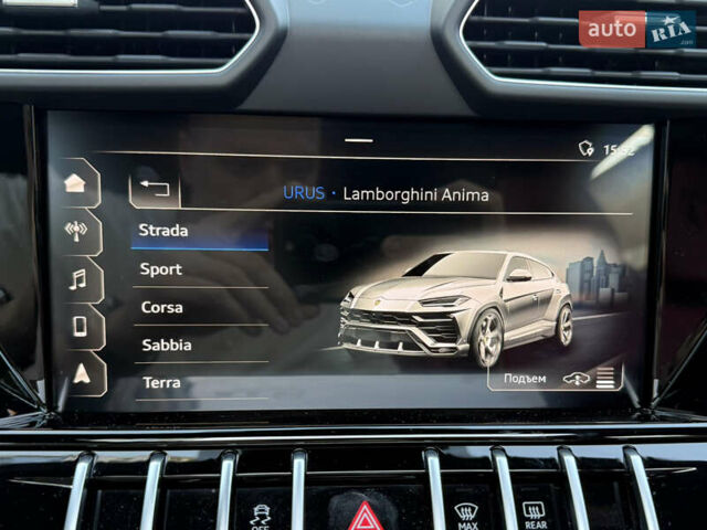 Ламборджини Урус 2020 в Киеве на Automoto.ua Черный Ламборджини Урус, объемом двигателя 4 л и пробегом 35 тыс. км за 350000 $, фото 85 на Automoto.ua