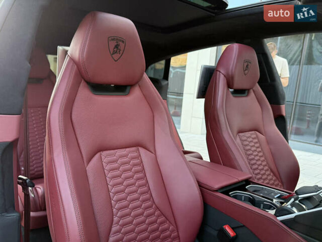 Ламборджини Урус 2020 в Киеве на Automoto.ua Черный Ламборджини Урус, объемом двигателя 4 л и пробегом 35 тыс. км за 350000 $, фото 50 на Automoto.ua