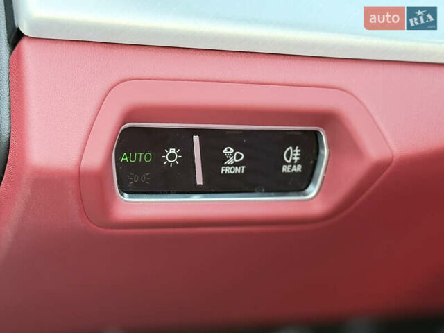 Черный Ламборджини Урус, объемом двигателя 4 л и пробегом 37 тыс. км за 370000 $, фото 63 на Automoto.ua