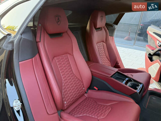 Черный Ламборджини Урус, объемом двигателя 4 л и пробегом 37 тыс. км за 370000 $, фото 57 на Automoto.ua