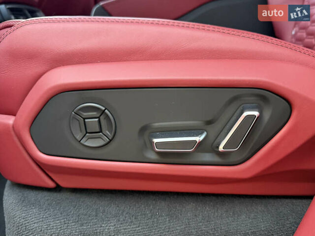 Черный Ламборджини Урус, объемом двигателя 4 л и пробегом 37 тыс. км за 370000 $, фото 78 на Automoto.ua