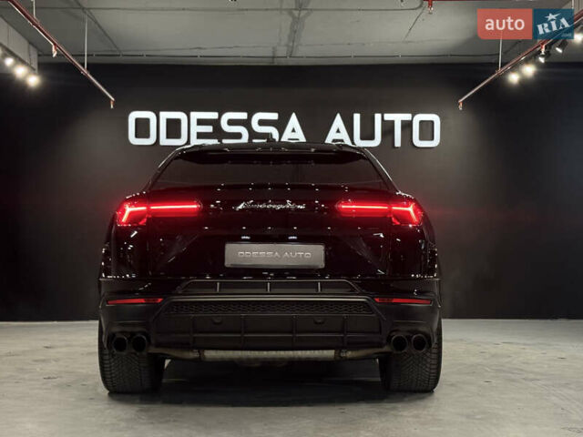 Чорний Ламборджині Урус, об'ємом двигуна 4 л та пробігом 15 тис. км за 385000 $, фото 15 на Automoto.ua