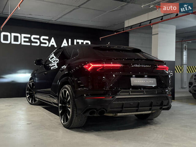 Чорний Ламборджині Урус, об'ємом двигуна 4 л та пробігом 15 тис. км за 385000 $, фото 11 на Automoto.ua