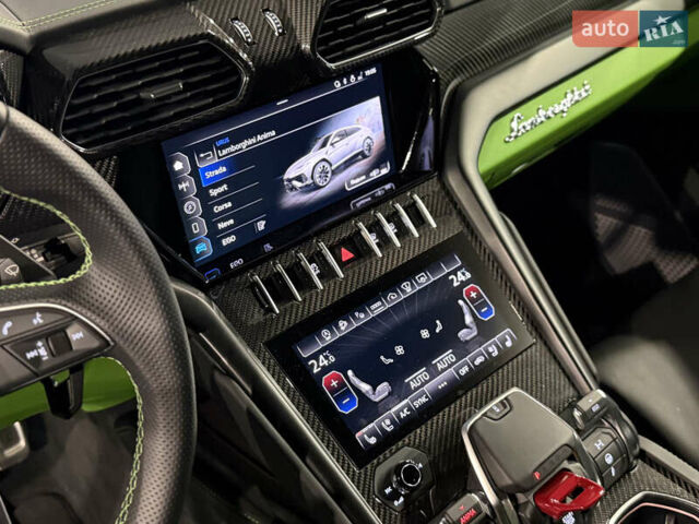 Чорний Ламборджині Урус, об'ємом двигуна 4 л та пробігом 15 тис. км за 385000 $, фото 33 на Automoto.ua