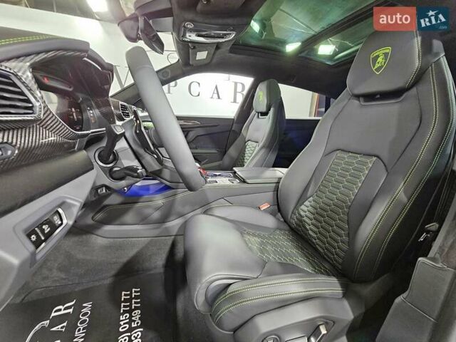 Черный Ламборджини Урус, объемом двигателя 0 л и пробегом 1 тыс. км за 468741 $, фото 20 на Automoto.ua