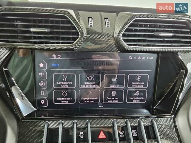 Черный Ламборджини Урус, объемом двигателя 0 л и пробегом 1 тыс. км за 468741 $, фото 28 на Automoto.ua