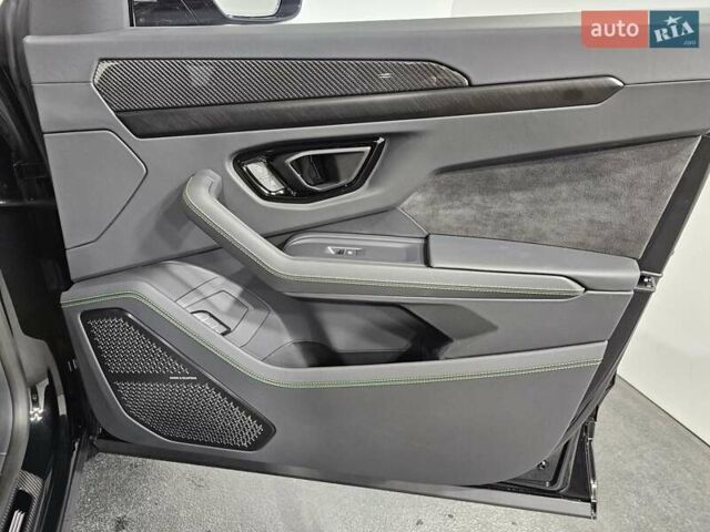 Черный Ламборджини Урус, объемом двигателя 0 л и пробегом 1 тыс. км за 468741 $, фото 18 на Automoto.ua