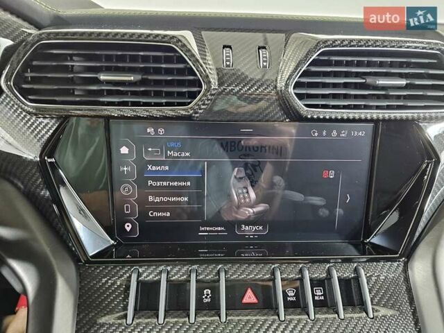 Черный Ламборджини Урус, объемом двигателя 0 л и пробегом 1 тыс. км за 468741 $, фото 29 на Automoto.ua