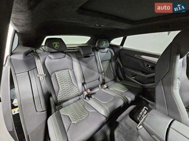 Черный Ламборджини Урус, объемом двигателя 0 л и пробегом 1 тыс. км за 468741 $, фото 5 на Automoto.ua