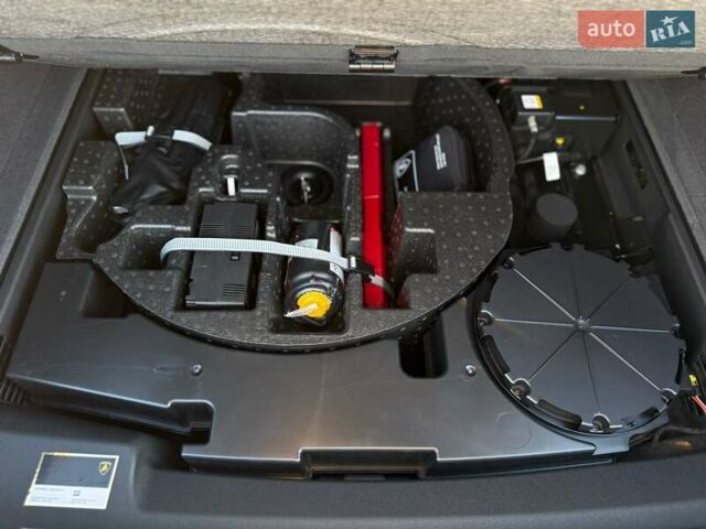 Ламборджини Урус 2024 в Одессе на Automoto.ua Черный Ламборджини Урус, объемом двигателя 4 л и пробегом 1 тыс. км за 492126 $, фото 69 на Automoto.ua