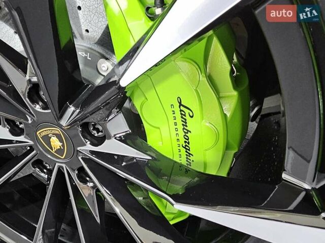 Черный Ламборджини Урус, объемом двигателя 0 л и пробегом 1 тыс. км за 468741 $, фото 42 на Automoto.ua