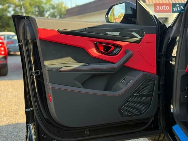 Ламборджини Урус 2024 в Одессе на Automoto.ua Черный Ламборджини Урус, объемом двигателя 4 л и пробегом 1 тыс. км за 492126 $, фото 28 на Automoto.ua