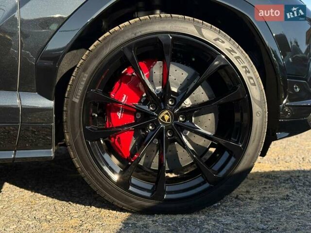 Ламборджини Урус 2024 в Одессе на Automoto.ua Черный Ламборджини Урус, объемом двигателя 4 л и пробегом 1 тыс. км за 492126 $, фото 2 на Automoto.ua