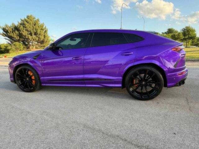 Фиолетовый Ламборджини Урус, объемом двигателя 4 л и пробегом 10 тыс. км за 138000 $, фото 3 на Automoto.ua