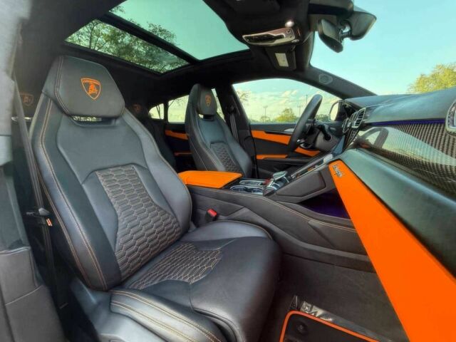 Фиолетовый Ламборджини Урус, объемом двигателя 4 л и пробегом 10 тыс. км за 138000 $, фото 8 на Automoto.ua