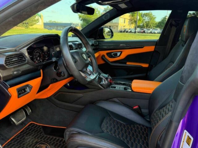 Фиолетовый Ламборджини Урус, объемом двигателя 4 л и пробегом 10 тыс. км за 138000 $, фото 10 на Automoto.ua