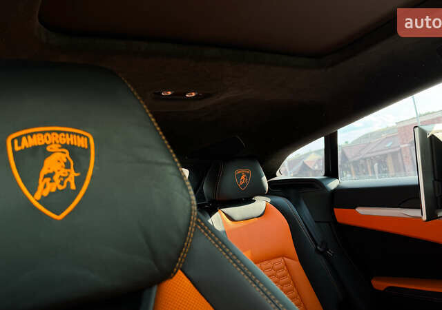 Жовтий Ламборджині Урус, об'ємом двигуна 4 л та пробігом 56 тис. км за 285000 $, фото 30 на Automoto.ua