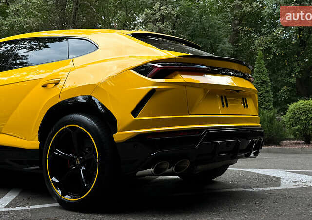 Жовтий Ламборджині Урус, об'ємом двигуна 4 л та пробігом 56 тис. км за 285000 $, фото 18 на Automoto.ua