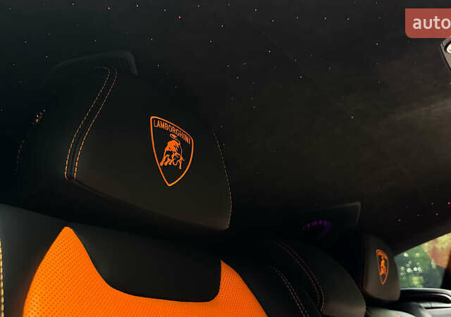Жовтий Ламборджині Урус, об'ємом двигуна 4 л та пробігом 56 тис. км за 285000 $, фото 27 на Automoto.ua