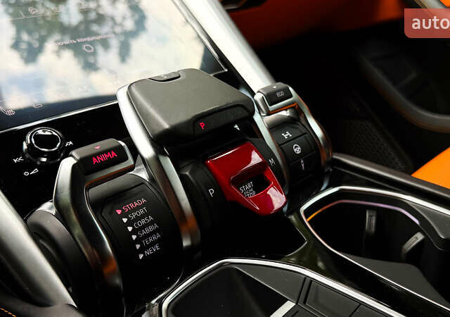 Жовтий Ламборджині Урус, об'ємом двигуна 4 л та пробігом 56 тис. км за 285000 $, фото 24 на Automoto.ua