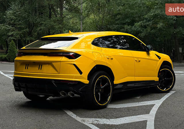 Жовтий Ламборджині Урус, об'ємом двигуна 4 л та пробігом 56 тис. км за 285000 $, фото 10 на Automoto.ua