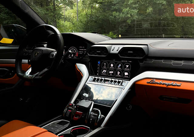 Жовтий Ламборджині Урус, об'ємом двигуна 4 л та пробігом 56 тис. км за 285000 $, фото 26 на Automoto.ua
