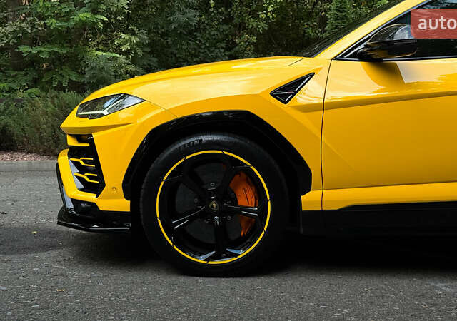 Жовтий Ламборджині Урус, об'ємом двигуна 4 л та пробігом 56 тис. км за 285000 $, фото 1 на Automoto.ua