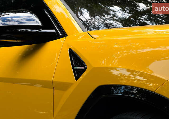 Жовтий Ламборджині Урус, об'ємом двигуна 4 л та пробігом 56 тис. км за 285000 $, фото 17 на Automoto.ua