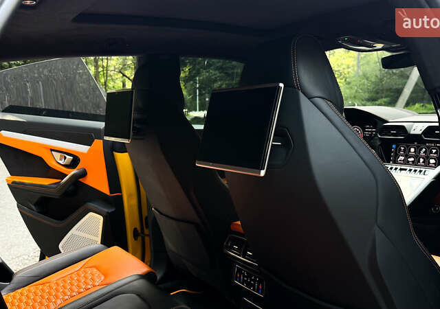 Жовтий Ламборджині Урус, об'ємом двигуна 4 л та пробігом 56 тис. км за 285000 $, фото 29 на Automoto.ua