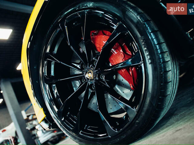 Желтый Ламборджини Урус, объемом двигателя 4 л и пробегом 27 тыс. км за 350000 $, фото 17 на Automoto.ua