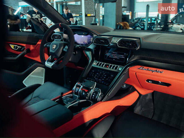 Желтый Ламборджини Урус, объемом двигателя 4 л и пробегом 27 тыс. км за 350000 $, фото 13 на Automoto.ua