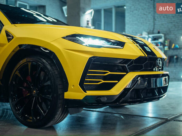 Желтый Ламборджини Урус, объемом двигателя 4 л и пробегом 27 тыс. км за 350000 $, фото 23 на Automoto.ua