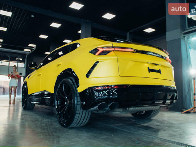Желтый Ламборджини Урус, объемом двигателя 4 л и пробегом 27 тыс. км за 350000 $, фото 3 на Automoto.ua