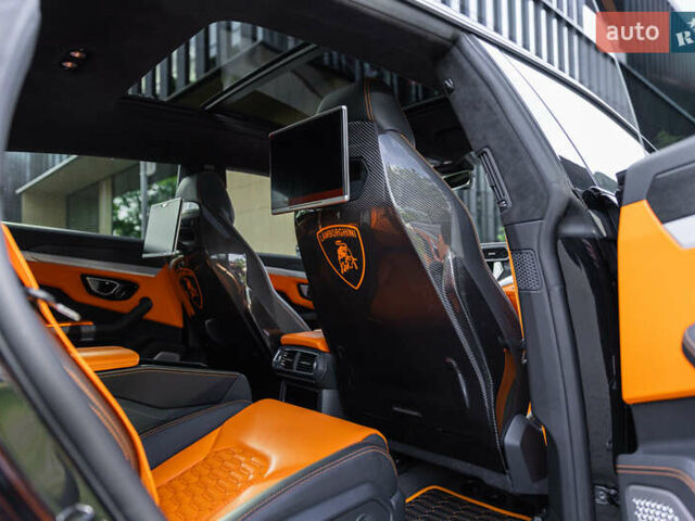 Ламборджини Урус 2020 в Киеве на Automoto.ua Серый Ламборджини Урус, объемом двигателя 4 л и пробегом 55 тыс. км за 300000 $, фото 40 на Automoto.ua