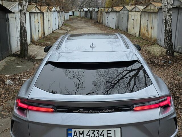 Серый Ламборджини Урус, объемом двигателя 4 л и пробегом 66 тыс. км за 240000 $, фото 3 на Automoto.ua