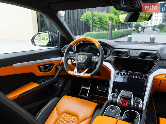 Ламборджини Урус 2020 в Киеве на Automoto.ua Серый Ламборджини Урус, объемом двигателя 4 л и пробегом 55 тыс. км за 300000 $, фото 49 на Automoto.ua