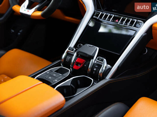 Ламборджини Урус 2020 в Киеве на Automoto.ua Серый Ламборджини Урус, объемом двигателя 4 л и пробегом 55 тыс. км за 300000 $, фото 43 на Automoto.ua