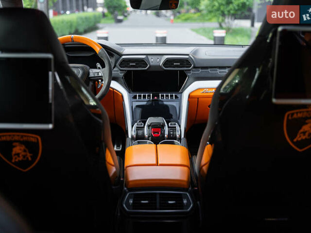 Ламборджини Урус 2020 в Киеве на Automoto.ua Серый Ламборджини Урус, объемом двигателя 4 л и пробегом 55 тыс. км за 300000 $, фото 39 на Automoto.ua