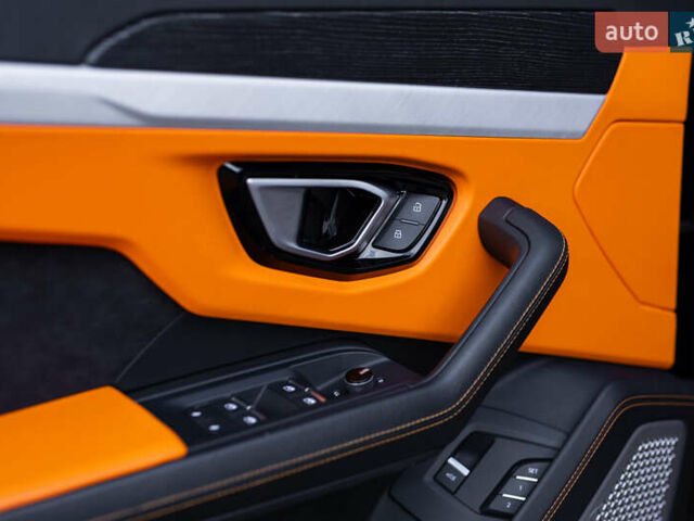 Ламборджини Урус 2020 в Киеве на Automoto.ua Серый Ламборджини Урус, объемом двигателя 4 л и пробегом 55 тыс. км за 300000 $, фото 35 на Automoto.ua