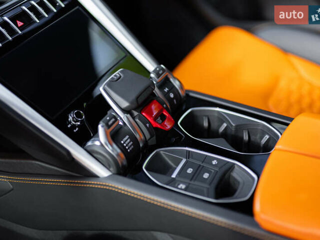 Ламборджини Урус 2020 в Киеве на Automoto.ua Серый Ламборджини Урус, объемом двигателя 4 л и пробегом 55 тыс. км за 300000 $, фото 38 на Automoto.ua