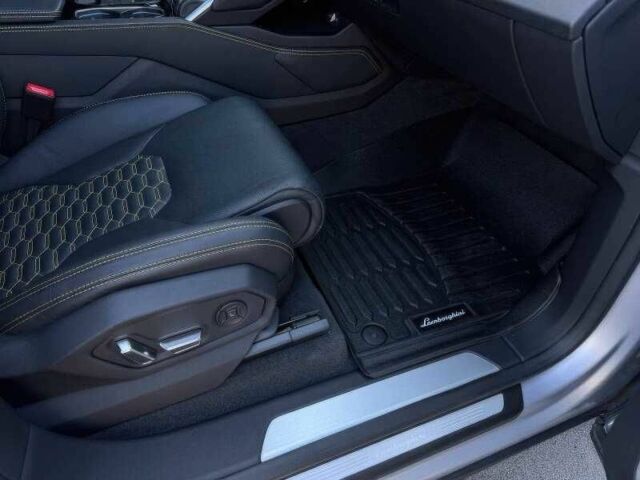 Серый Ламборджини Урус, объемом двигателя 4 л и пробегом 45 тыс. км за 128000 $, фото 11 на Automoto.ua