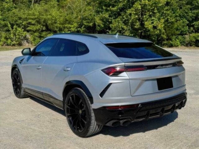 Серый Ламборджини Урус, объемом двигателя 4 л и пробегом 45 тыс. км за 128000 $, фото 6 на Automoto.ua