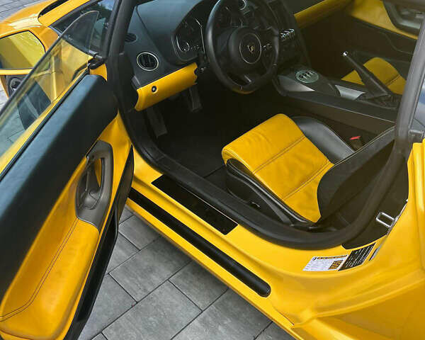 Желтый Ламборджини Gallardo LP 550-2, объемом двигателя 5.2 л и пробегом 43 тыс. км за 250000 $, фото 27 на Automoto.ua