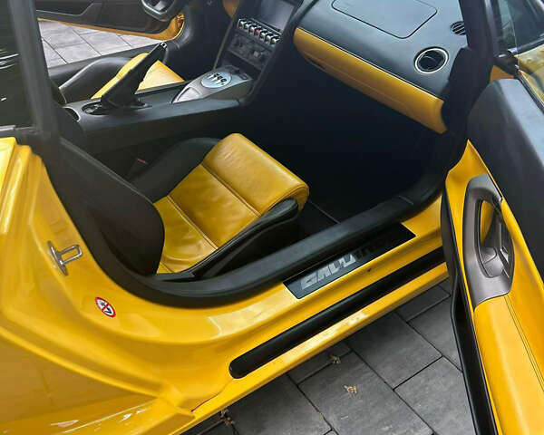 Желтый Ламборджини Gallardo LP 550-2, объемом двигателя 5.2 л и пробегом 43 тыс. км за 250000 $, фото 25 на Automoto.ua