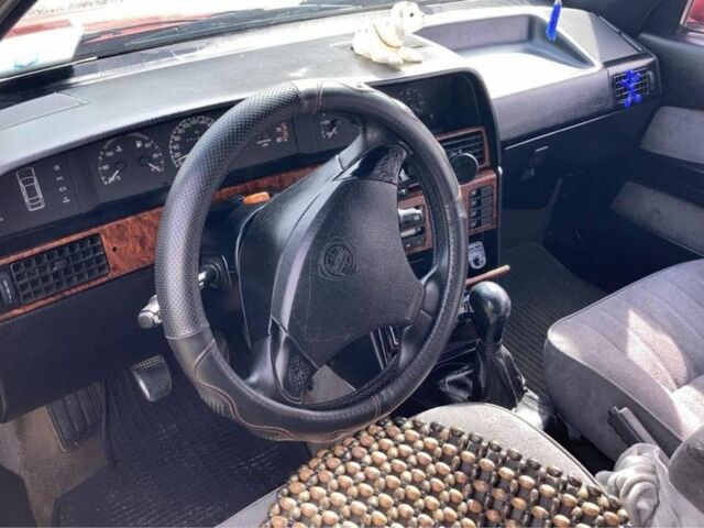 Червоний Лянча Dedra, об'ємом двигуна 2 л та пробігом 300 тис. км за 450 $, фото 4 на Automoto.ua