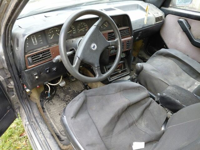 Сірий Лянча Dedra, об'ємом двигуна 1.8 л та пробігом 250 тис. км за 1350 $, фото 4 на Automoto.ua