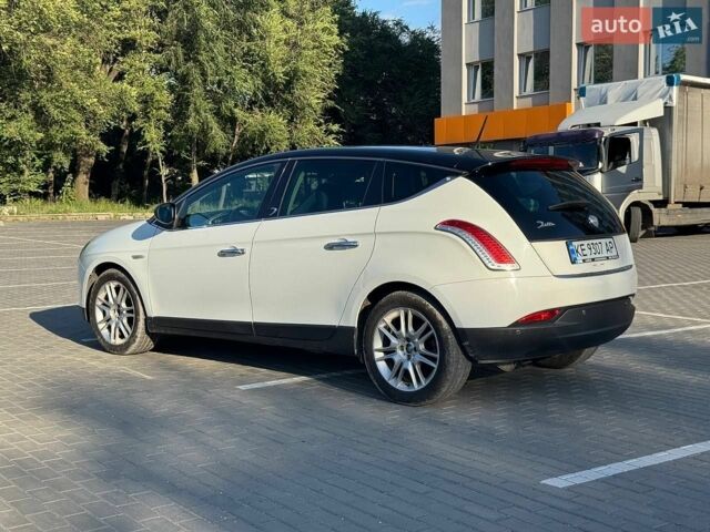 Білий Лянча Delta, об'ємом двигуна 1.4 л та пробігом 141 тис. км за 6600 $, фото 8 на Automoto.ua