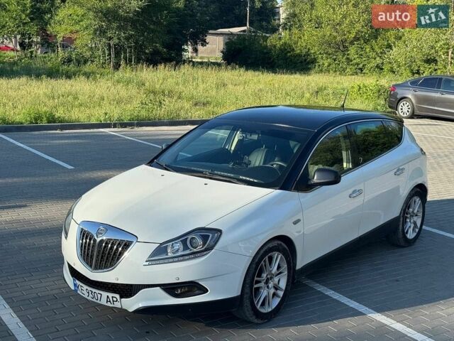 Білий Лянча Delta, об'ємом двигуна 1.4 л та пробігом 141 тис. км за 6600 $, фото 3 на Automoto.ua
